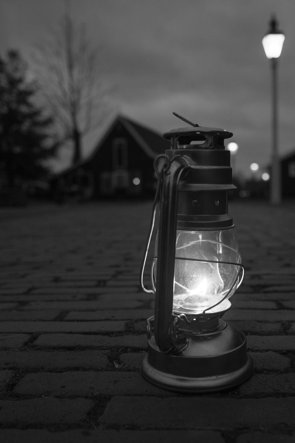 light-lantern-street-black-688310.jpeg